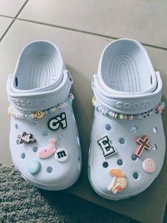 Lavender Crocs Aesthetic, Vsco Crocs, Preppy Crocs, Croc Charms Aesthetic, Crocs Vsco