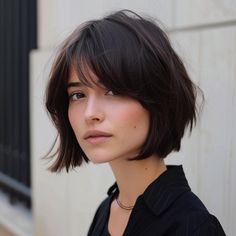 Curtain Bangs Medium Bob, Ghost In The Shell Haircut, Bob Without Bangs, Short Hair Bangs Hairstyle, Short Chin Length Hair, Katie Holmes Bob, Short Bob Hairstyle Women, Short Asian Hairstyles, Low Maintenance Bob