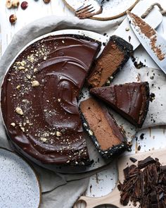 chocolate cheesecake and hazelnut oreo crust