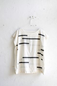 Uzi  Tunic Broken Stripe Black And White Graphic, Mode Casual, Hippie Style, Sewing Inspiration, Get Dressed, Dressmaking, Look Fashion, White Shirt, Style Me