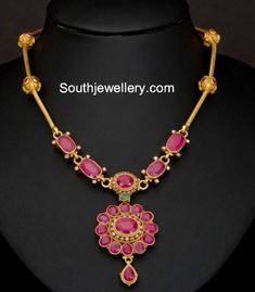 Green Necklaces, Ruby Necklace Designs, Ruby Diamond Necklace, Gold Ruby Necklace, Latest Jewellery Designs, Diamond Necklace Indian, Baby Jewellery, Latest Indian Jewellery, Diamond Necklace Simple