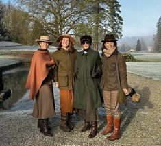 Irish Outfits Women, Countryside Aesthetic Outfit, British Heritage Fashion, Dresses Everyday, British Country Style, Countryside Aesthetic, Country Glam