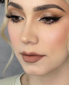 Make Up Dorado, Golden Dress Makeup, Maquillaje Soft Glam, Baby Makeup, Dark Makeup Looks, Eye Makeup Techniques, Make Up Inspo, Asian Eye Makeup