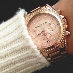 Beautiful Lightly Worn Michael Kors Rose Gold Watch With Crystal Bezel. Needs A New Battery But Works Perfectly. Michael Kors Watch Rose Gold, Sac Michael Kors, Outlet Michael Kors, Michael Kors Designer, Mk Watch, Gold Michael Kors Watch, Guess Watch, Michael Kors Outlet, Mk Bags