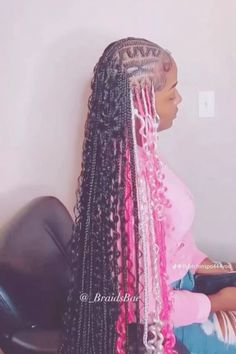 Braided Hairstyles Black And Pink, Pink And Black Big Knotless Braids, Hair Inspo Braids Black, Pink Hair Styles Braids, Cute Hairstyles Braids Black Teens, Goddess Braids With Pink, Quick Weave With Braids On Top, Braids With Color And Curls, Pink Skunk Stripe Braids