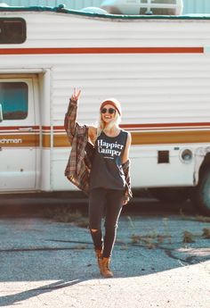 Outfits Trekking Mujer, Outdoor Style Women, Hailey Miller, Happier Camper, Camping Outfit, Mountain Outfit, Hiking Fashion, Future Outfit, Jenner Outfits