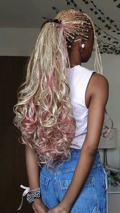 Pink And Blonde French Curl Braids, Pink And Blonde Goddess Braids, French Curl Locs, Pretty Braid Colors, Long Lasting Braided Hairstyles, Boho Braids With French Curls, French Curls Boho Braids, Unique Braiding Hairstyles, Neopolitan Braids With Curls