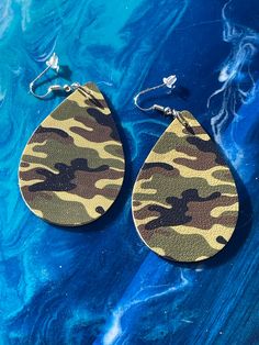 Camouflage Leather Drop Earrings with stainless steel ear wire fish drop. Perfect for a loved one in the military, supporting someone in the military, hunter or camo afficionado in your life! Camo Earrings, How To Paint Camo, Wire Fish, Spiral Christmas Tree, Cactus Earrings, Red Tulips, Holiday Earring, The Military, How To Paint