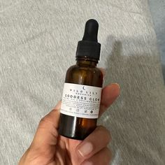 This Moisturizing Facial Oil Contains Soothing, Hydrating, And Calming Organic Ingredients That Benefit All Skin Types - Like Organic Golden Jojoba Oil And Moonstone Crystal Infusion To Help Promote Balance And Healing. Wild Lily, Organic Facial, Serum Face, Oil Color, Moonstone Crystal, Skin Care Serum, Facial Oil, Skin Care Women, Face Oil