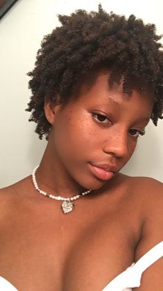 4c Small Fro, Mini Fro Black Woman, 4c Short Afro, 4c Natural Hair Dyed Brown Short, 4c Twa Hairstyles, 4c Afro Big, Star Afro Puffs, Healthy Black Hair, Natural Hair Pictures