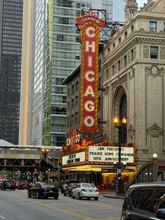 the chicago theater marquee is lit up in red