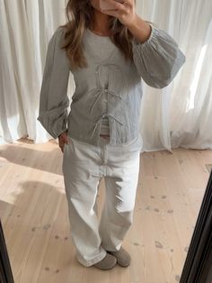 #copenhagen #stockholmstil #scandistyle #outfit #outfitinspo Winter Outfits Copenhagen Style, Copen Hagen Style, Copenhagen Style Winter Outfits, Copenhagen Fits, Cophengan Style, Scandi Summer Style, Scandi Style Outfit, Copenhagen Outfit, Copenhagen Girl