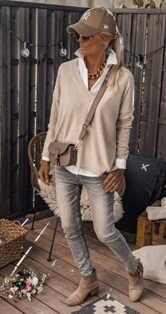 Look Boho Chic, Stylish Outfits For Women Over 50, Hiking Outfit Women, Hiking Aesthetic, 60 Fashion, Mode Casual, Casual Work Outfits, Looks Chic, Fashion Over 40