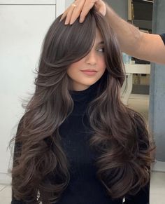 You Don’t Want To Miss Out On These 25 Timeless Long Black Hair Ideas Haircuts For Long Hair With Layers, Hair Inspiration Long, Hairstyles For Layered Hair, Hair Done, Long Layered Haircuts, Haircuts For Medium Hair, Haircuts Straight Hair, Long Hair With Bangs