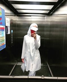 Nurse Outfit Scrubs, Girl Muslim, Dr Ali, Hijabi Outfit, Hijab Designs, Scrubs Outfit