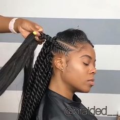 11.5k Likes, 193 Comments - Curly and Natural Hair Styles (@naturalborncurls) on Instagram: “😱😍Who else would try this style 💕 FOLLOW @naturalborncurls FOR MORE HAIR INSPO 💕 FEATURED:…” Easy Protective Styles, Voice Of Hair, Hairstyles Twist, Twist Tutorial, Girls Braids