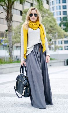 Long Skirt In Winter, Maxi Skirt In Winter, Winter Maxi Skirt Outfit, Skirt In Winter, Maxi Skirt Winter, Casual Maxi Skirt, Rok Outfit, Winter Maxi, Casual Boho Style