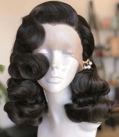 1950s Bridal Hair, Vintage Curled Hair, Vintage Curl Pattern, Vintage Curls, Glamour Hair, Hairstyle Inspo, Hair Tutorials Easy