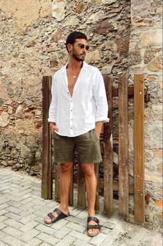 Mens Vacation Outfits, Italian Summer Style, Italian Fashion Summer, Fashion 23, Beach Outfit Men, Italian Summer Outfits, Look Jean