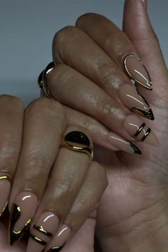 Music Design Nails, Picture Day Nails, Green And Silver Nails Ideas, Black Nail Designs Trending Now, Easy Gel X Designs, Dope Nail Designs Short Length, Gold Detail Nails, Cleopatra Nails, Minimalist Almond Nails