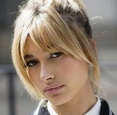 Bangs Sideswept, Trend Pony, Brown Blonde Hair, Hailey Baldwin, Grunge Hair