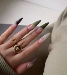 Acrylic Nail Designs Trendy, Simple Summer Nail Ideas, Acrylic Nails Pretty, Nails And Rings, Nails Designs Ideas, Nail Acrylic, Summer Nail Ideas, Nails Pretty, Edgy Nails