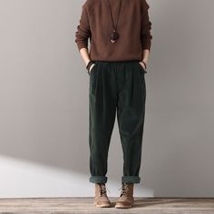 Medium Fashion Size, Plus Size Gender Neutral Fashion, Crunchy Style, Masculine Outfits For Women, Oversized Trousers, Woman Trousers, Masculine Outfits, Oversize Outfit, Gender Neutral Style