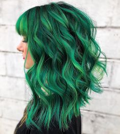 Start Your Green Hair Journey with These Stunning Ideas Chic Hairstyle, Colored Hair Tips, Chic Chic, Unique Hair, Sorry Not Sorry