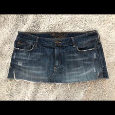 Abercrombie & Fitch A&F Medium Wash Denim Skirt. Raw Cut // 100% Cotton Size 10 Nwot Cheap Dark Wash Mini Skirt, Cheap Dark Wash Denim Mini Skirt, Y2k Dark Wash Denim Mini Skirt, Distressed Medium Wash Mini Skirt, 2000s Abercrombie And Fitch, Vintage Hollister, Dark Denim Skirt, Mini Denim Skirt, Jean Skirts