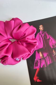 Bonnet Business, Xl Scrunchie, Pink Scrunchie, Green Scrunchie, Scrunchies Diy, High Bun, Vegan Alternatives, Pink Vibes, Low Ponytail