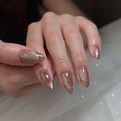 Nails 2022 Short, Classy Winter Nails, Winter Nails 2022, Cat Eye Nails Polish, Eye Nail Art, Velvet Nails, Gel Nail Extensions, Subtle Nails, Nail Colors Winter