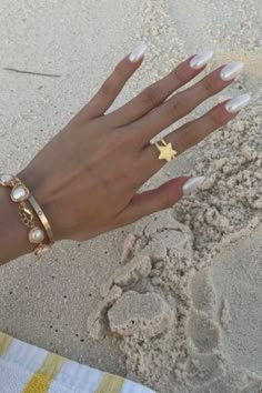 Beach Vacation Nails, Vacation Nails Beach, Cruise Nails, Beachy Nails, Pearl Beach, Summery Nails, Cute Summer Nails, Pearl Nails, Vacation Nails