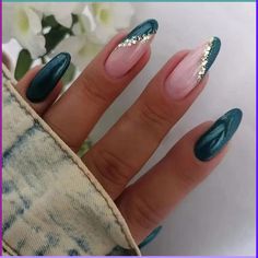 After fur nails, you probably thought that you had seen all the craziest nail art ideas. Birthday Nail Designs, Mint Green Nails, Press On Nails Medium, Green Nail Designs, Nice Nails, Nails Medium, Get Nails, Nail Length, Girls Nails