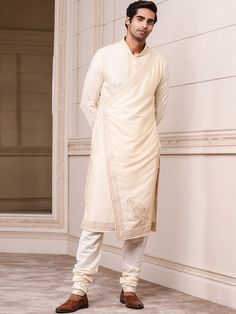 Offbeat Groom Outfits for Pre-wedding Fun Day Wedding Kurta For Men, Trendy Kurta For Men, Short Kurta For Men Wedding, Diwali Mens Kurta, Traditional Groom Kurta For Festivals, Manyavar Kurta Mens Fashion, Baraat Outfit, Side Tie Shirt