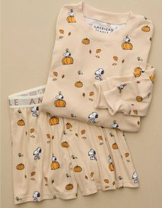 AE Peanuts Fall Pumpkin Plush PJ Set Cozy Pjs Aesthetic, Christmas Pajamas Aesthetic, Peanuts Fall, Pajamas Ideas, Fall Pajamas, Pumpkin Plush, Cozy Pjs, Aerie Bras