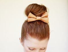 Bun With Bow, Diy Leather Bows, Jessica Stam, High Bun, Christmas Hairstyles, Nicole Richie, Long Hair Girl, Diy Hair Bows