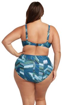 Our teal Artesands high waist bikini bottom perfectly fit your curves. This curve fit and plus size swim pant has 360 degree powermesh lining and ruching in the side panels. Matches back beautifully with all our curvy and plus size bikini tops for a high waisted bikini set. Yasmine Minovski, D Cup Swimwear, Chlorine Resistant Swimwear, Modesty Panel, Swim Pants, Plus Size Swim, High Waisted Swim, Seductive Clothes, Beach Skirt