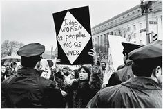 71 Powerful Photos Of Women Protesting Throughout American History | HuffPost Women Women Protesting, Powerful Photos, 40 Year Anniversary, Womens Liberation, Future Is Female, Metropolitan Opera, National Mall