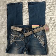 New With Tag Girls Jeans Cutesy Clothes, Faded Glory Jeans, Cool Girl Outfits, Thrift Inspo, Dr Wardrobe, Thrift Flip, Girls 16, Pink Jeans, Flare Leg Jeans