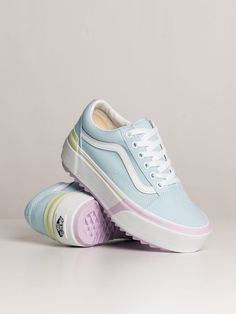 Cute Vans, Trendy Shoes Sneakers, Preppy Shoes, Classic Vans, Shoe Closet, Vans Sneakers, Girls Sneakers, Dream Shoes