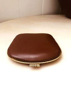 This Vanity Storage item by FrenchVintageByManue has 37 favorites from Etsy shoppers. Ships from France. Listed on Sep 15, 2023 Vintage Formal Compact Coin Purse, Compact Mirror Vintage, Vintage Compact, Leather And Brass, Compact Powder, V Cute, Powder Box, Vanity Storage, Inside Bag