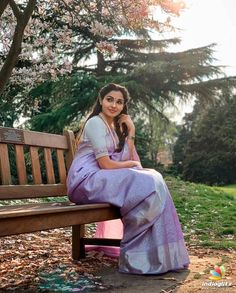 Lavender Saree Blouse, Andrea Jeremiah, Saree Color Combinations, Silver Blouse, Bridal Hairdo, Indian Look, Indian Fashion Saree