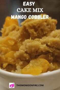 mango cobbler in a bowl Mango Desserts Easy, Dessert Lumpia, Mango Dessert Recipes Easy, Easy Mango Recipes