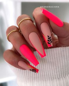 Elegance in Length: Spring Long Nails 2024 Nail Trends Nude And Hot Pink Nails, Spring Long Nails, Neon Pink Nails, Nagellack Trends, Sassy Nails, Long Nail Designs, Classic Nails, Ballerina Nails, Neon Nails