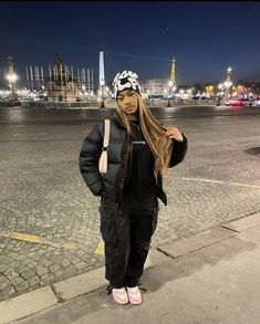 Beanie Outfit Black Women Winter, Shein Beanie Outfits, Baddie Beanie Outfit, Beanie Outfits Black Women, Beanie Outfit Black Women, Beenie Outfit, Black Women Winter Outfits, Braids Colours, Ptso Outfits