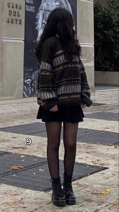 Outfits Grunge Invierno, Black Skirt Outfits, Downtown Outfits, Chique Outfits, Swaggy Outfits, Alternative Outfits