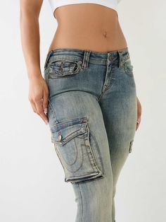 BECCA LOW-RISE CARGO BOOTCUT Cargo Fit, Cute Online Clothing Stores, Cute Outfits With Jeans, Shoes Outfit Fashion, Bootcut Jean, Outfit Inspo Casual, Cute Jeans, Streetwear Fashion Women, Cute Everyday Outfits