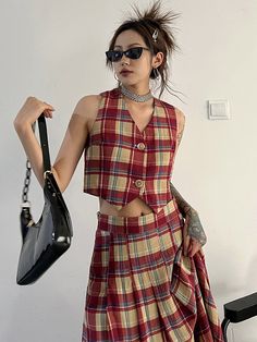 Tihee Plaid Cropped Vest - Red and Tan V Neck Layering, Plaid Tank Top Outfit, Vintage Button Dress, Fall Red Outfit, Plad Dress, Best Dressed Ashley, Plaid Mini Skirt Outfit, Plaid Dress Outfit, Plaid Clothes