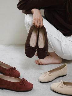 Composition : suedeColor : Black, Beige, Pink, Redorange, Dark BrownCountry of Origin : CHINA Ribbon Flats, Flat Shoes, Flat Shoes Women, Loafer Flats, Shoes Flats, Loafers, Composition, Ballet, Ribbon