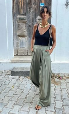 Effortlessly Chic Outfits Summer Classy, Effortlessly Chic Outfits Summer, Hippie Chic Outfits, Elegantes Outfit Damen, Boho Street Style, Airplane Outfits, Interview Outfits Women, Rok Outfit, Outfit Elegantes